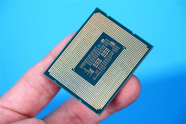 同样12核心 intel 12代i7直追amd锐龙9！还便宜1000